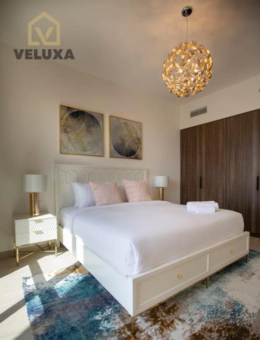 דובאי Veluxa - Luxury And Bright 1 Bedroom Apartment, Burj View! מראה חיצוני תמונה
