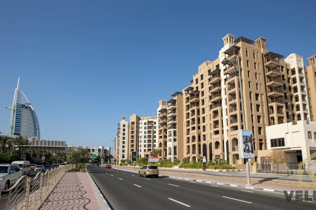 דובאי Veluxa - Luxury And Bright 1 Bedroom Apartment, Burj View! מראה חיצוני תמונה