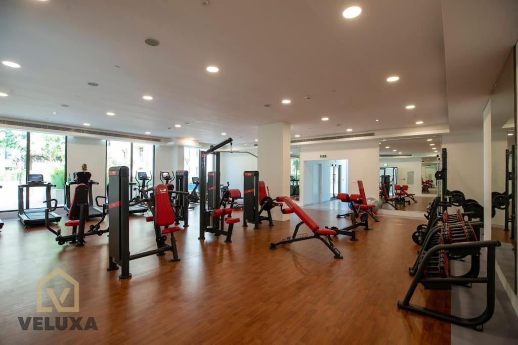 דובאי Veluxa - Luxury And Bright 1 Bedroom Apartment, Burj View! מראה חיצוני תמונה