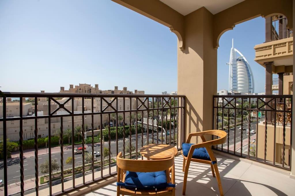 דובאי Veluxa - Luxury And Bright 1 Bedroom Apartment, Burj View! מראה חיצוני תמונה