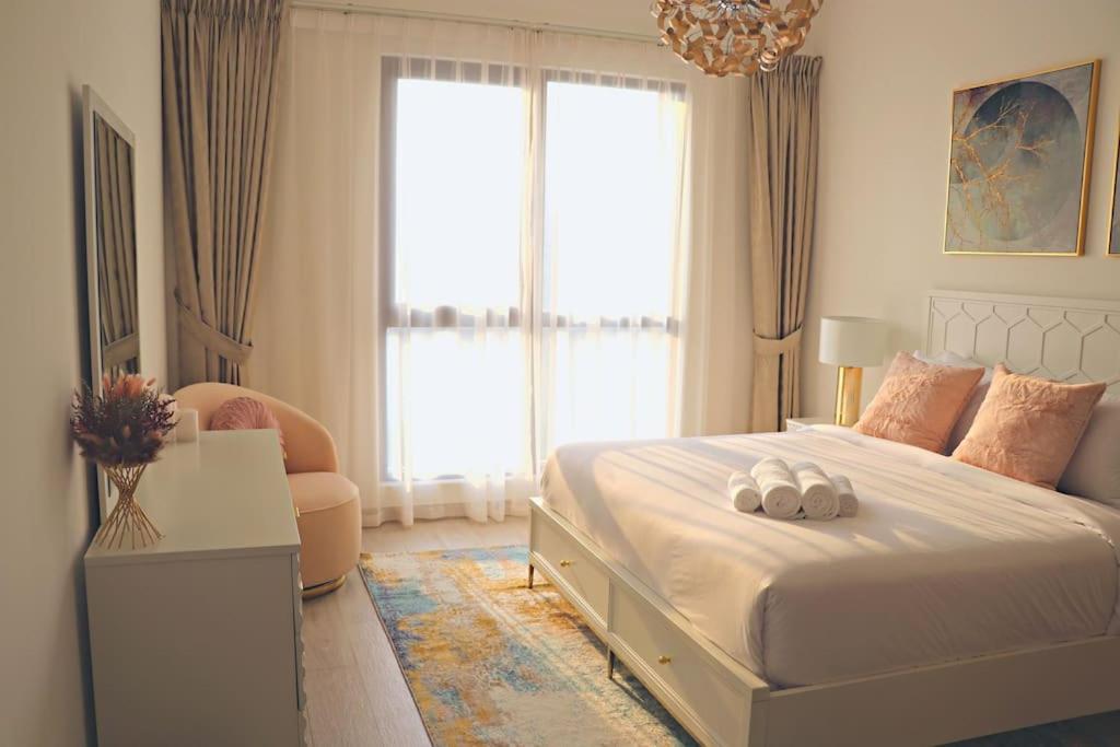 דובאי Veluxa - Luxury And Bright 1 Bedroom Apartment, Burj View! מראה חיצוני תמונה