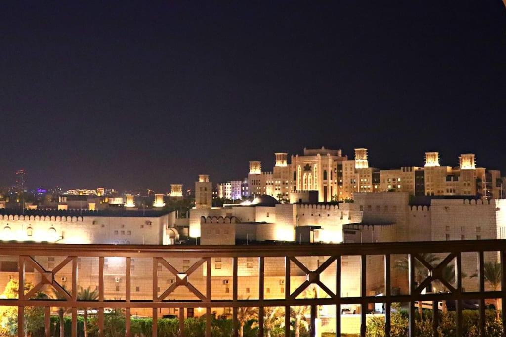 דובאי Veluxa - Luxury And Bright 1 Bedroom Apartment, Burj View! מראה חיצוני תמונה